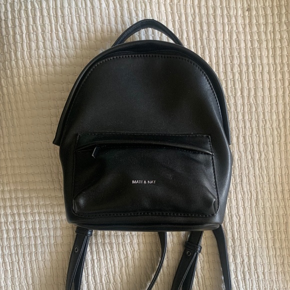 MATT & NAT Mini Bali Backpack - Picture 1 of 6